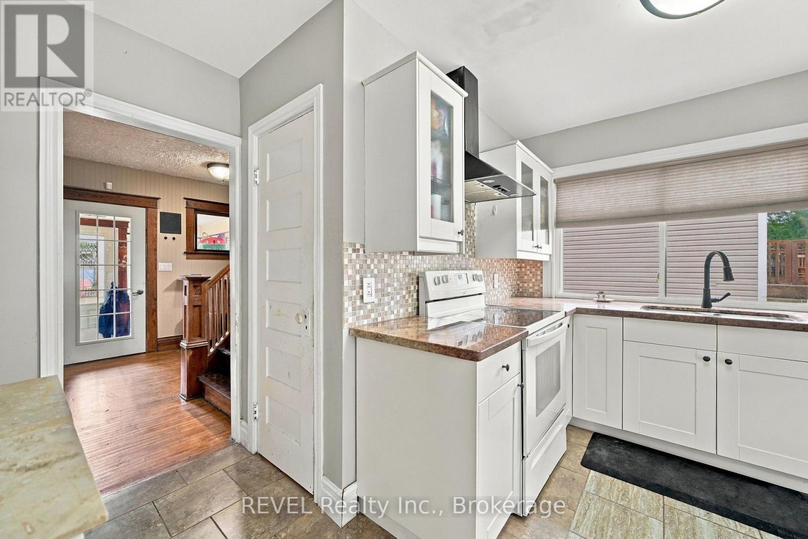 27 Christmas Street, Port Colborne, Ontario  L3K 1M3 - Photo 11 - X13857558