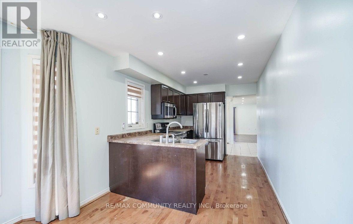 2 Oglevie Drive, Whitby, Ontario  L1R 2Y4 - Photo 12 - E13857560