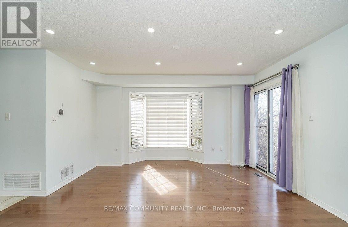 2 Oglevie Drive, Whitby, Ontario  L1R 2Y4 - Photo 8 - E13857560