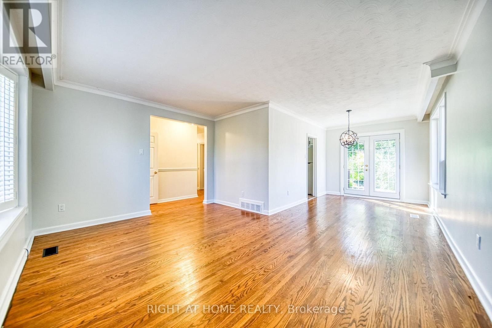 506 Trudale Court, Oakville, Ontario  L6L 4H1 - Photo 9 - W13857548