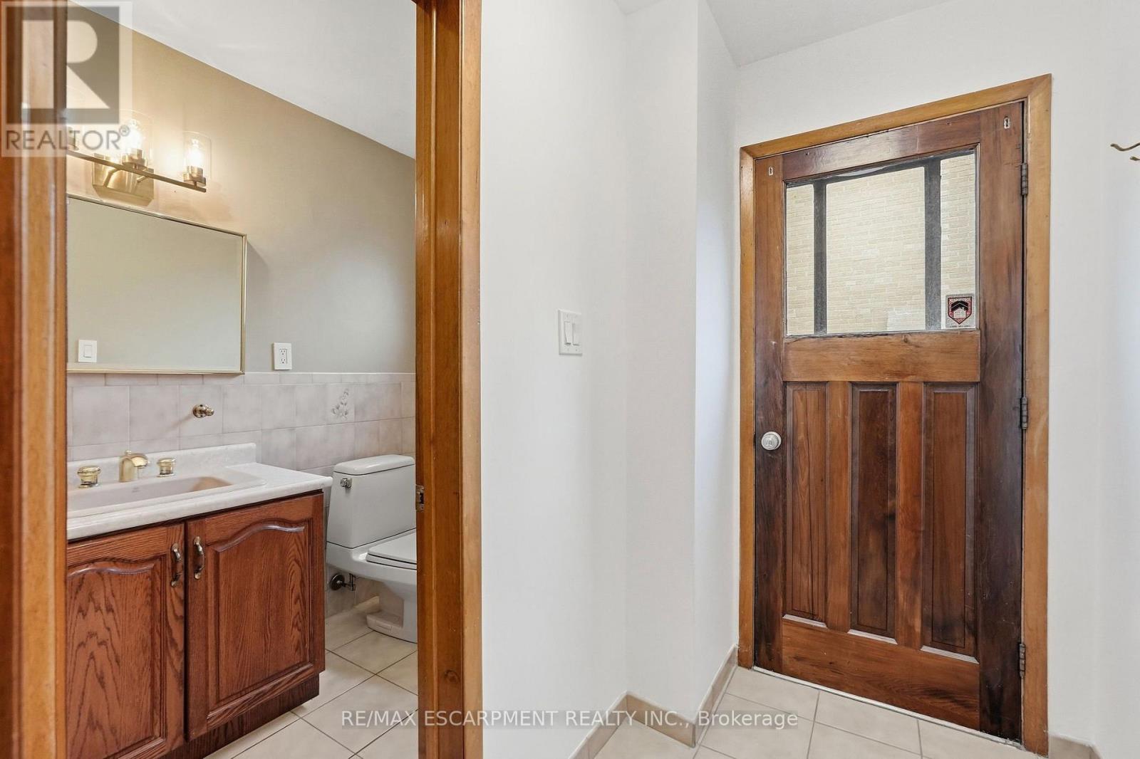 7566 Netherwood Road, Mississauga, Ontario  L4T 2N9 - Photo 21 - W13857592