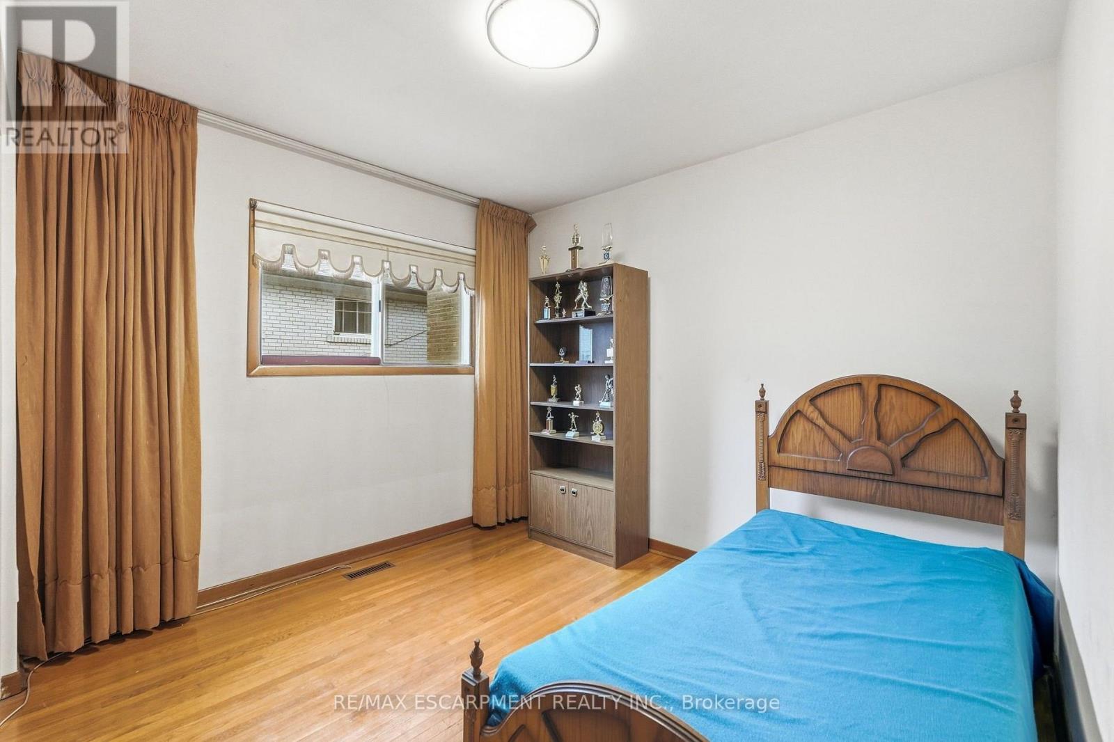 7566 Netherwood Road, Mississauga, Ontario  L4T 2N9 - Photo 22 - W13857592