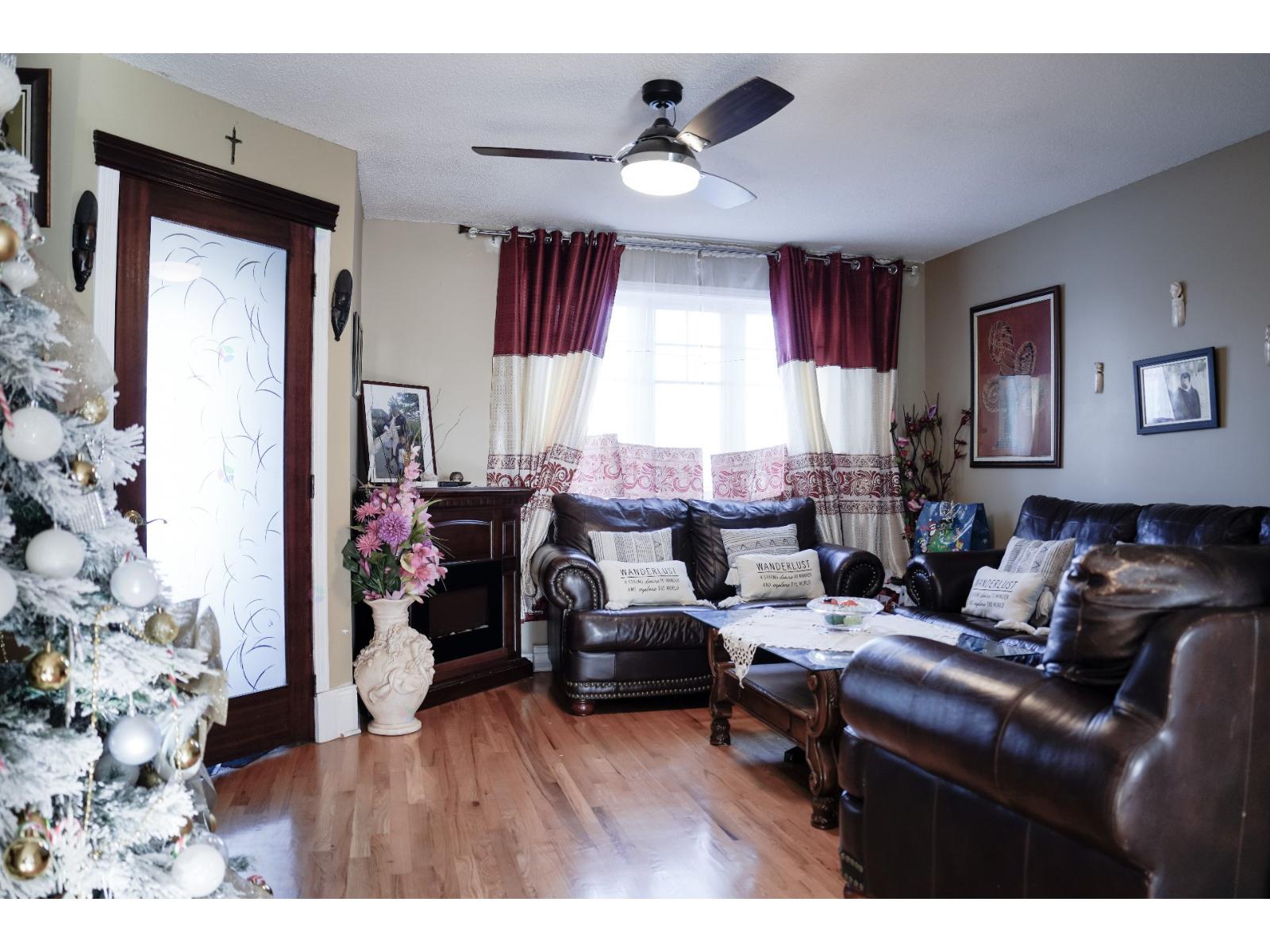 45 Rue Marc-Laplante E. Châteauguay Quebec Canada J6K0A7 3