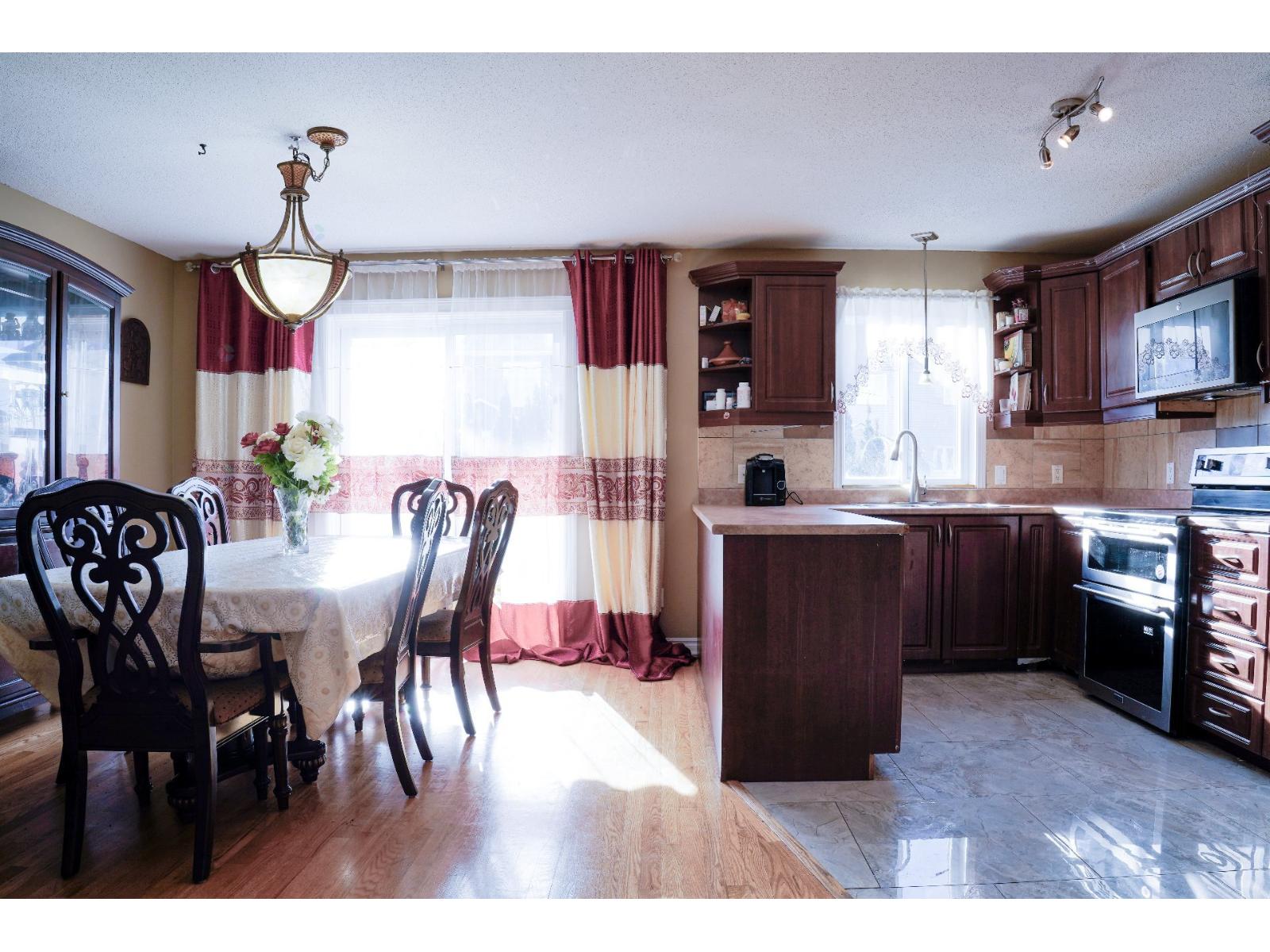 45 Rue Marc-Laplante E. Châteauguay Quebec Canada J6K0A7 4