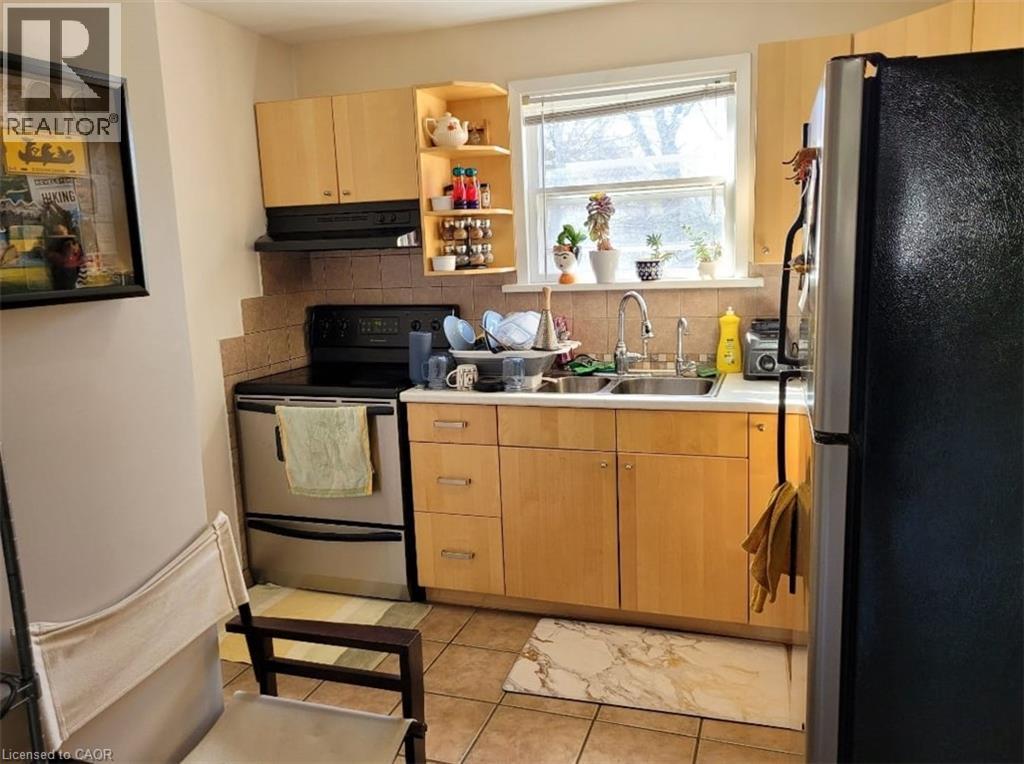 51 Talbot Street, Kitchener, Ontario  N2M 2A8 - Photo 4 - 40868688