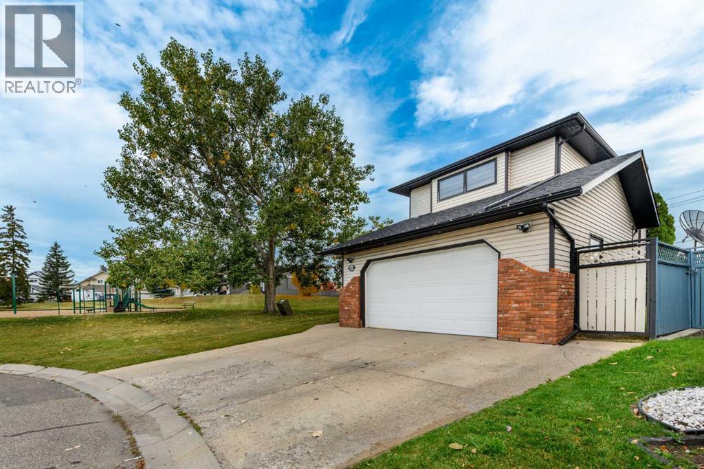 119 Pasadena Green Ne, Calgary, Alberta  T1Y 6M9 - Photo 4 - A2348496