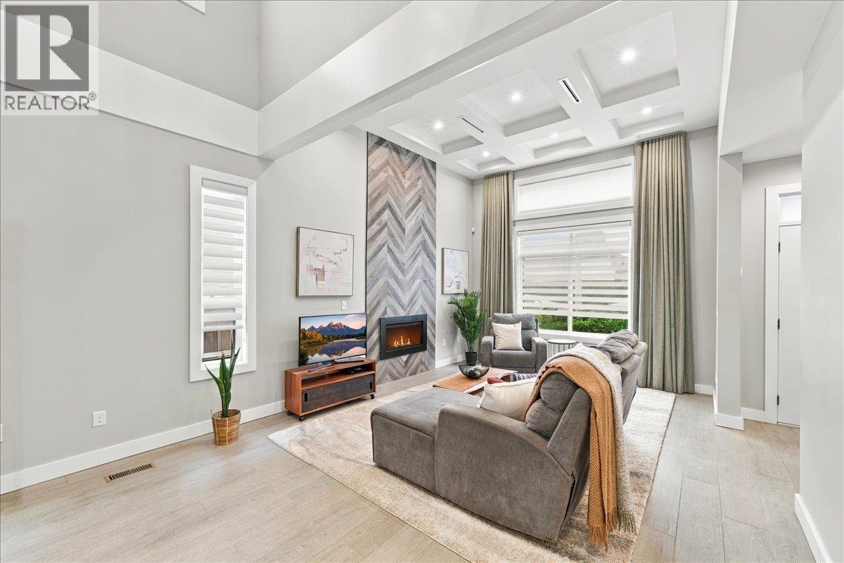 4348 Carleton Avenue, Burnaby, British Columbia  V5G 3B6 - Photo 4 - R3171856
