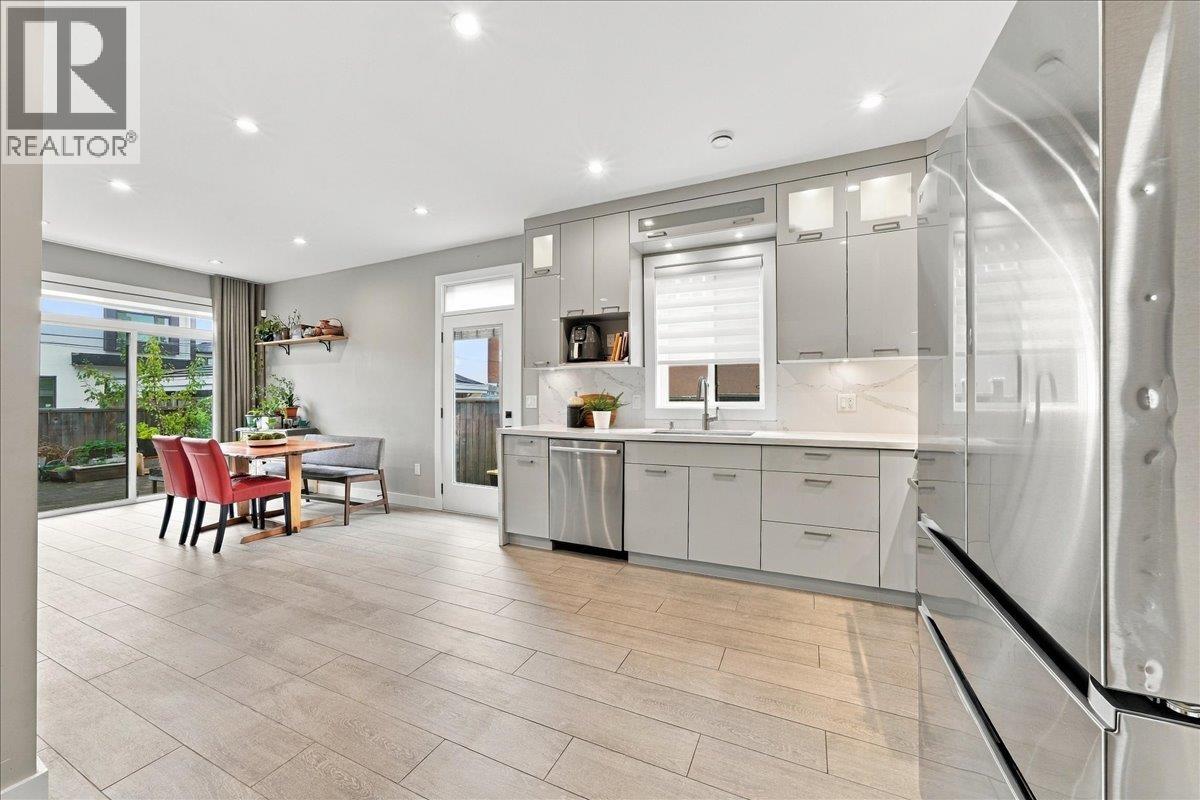 4348 Carleton Avenue, Burnaby, British Columbia  V5G 3B6 - Photo 9 - R3171856