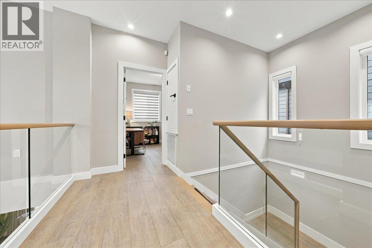 4348 Carleton Avenue, Burnaby, British Columbia  V5G 3B6 - Photo 18 - R3171856