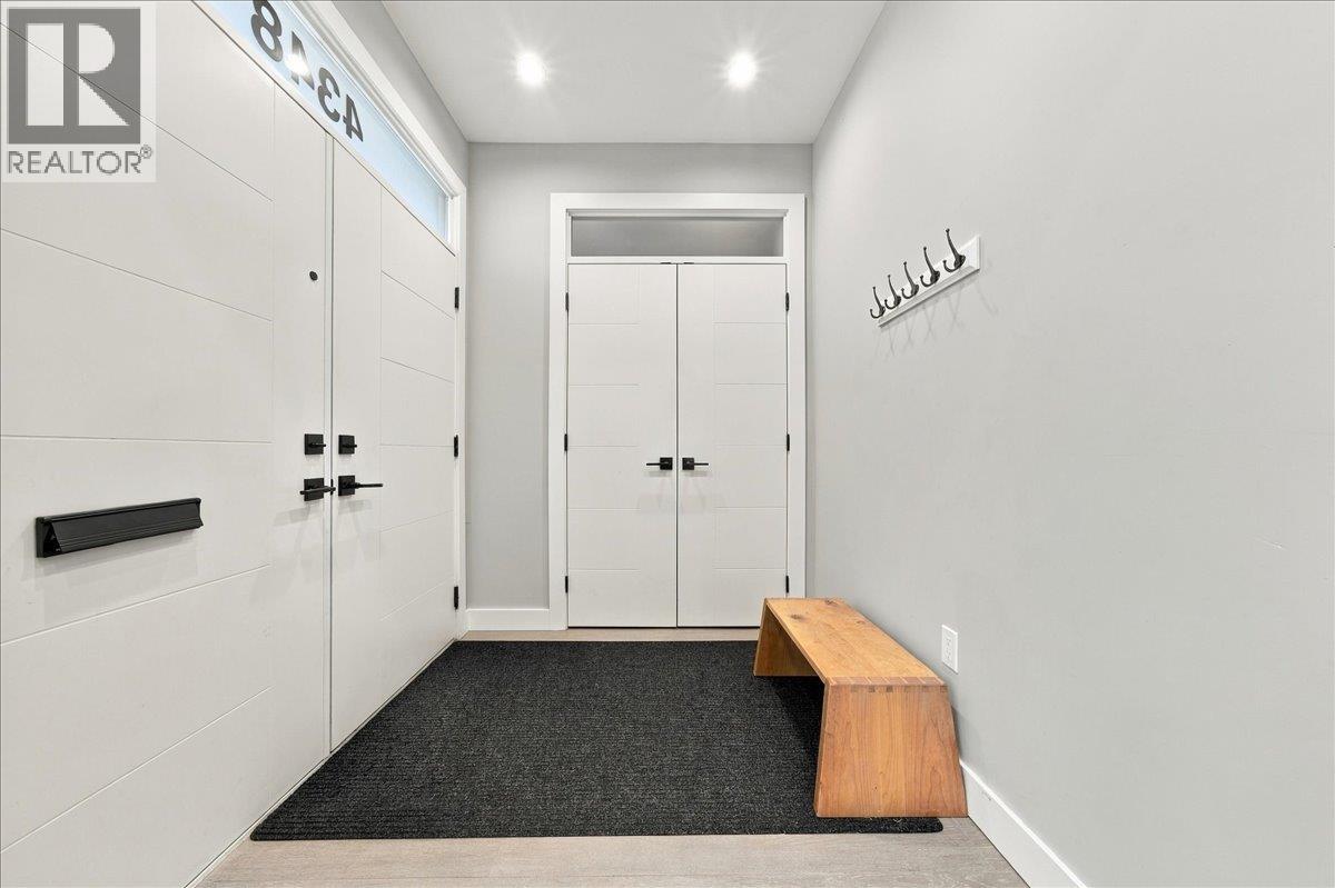 4348 Carleton Avenue, Burnaby, British Columbia  V5G 3B6 - Photo 3 - R3171856