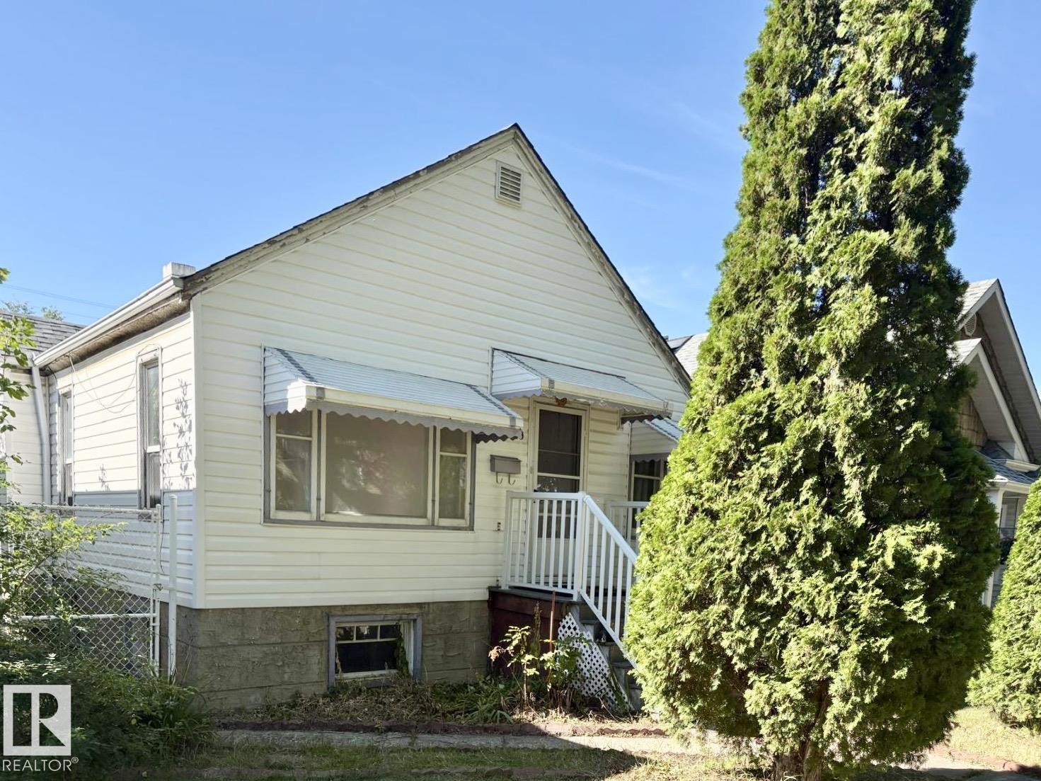 11922 69 ST NW