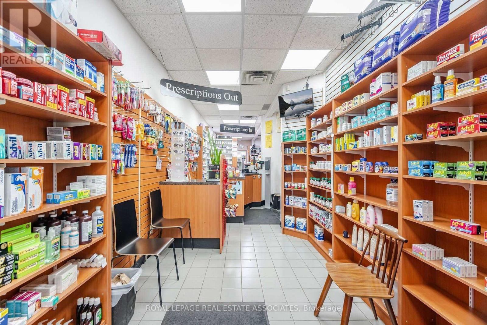 799 Bloor Street W, Toronto, Ontario  M6G 1L8 - Photo 10 - C13857652