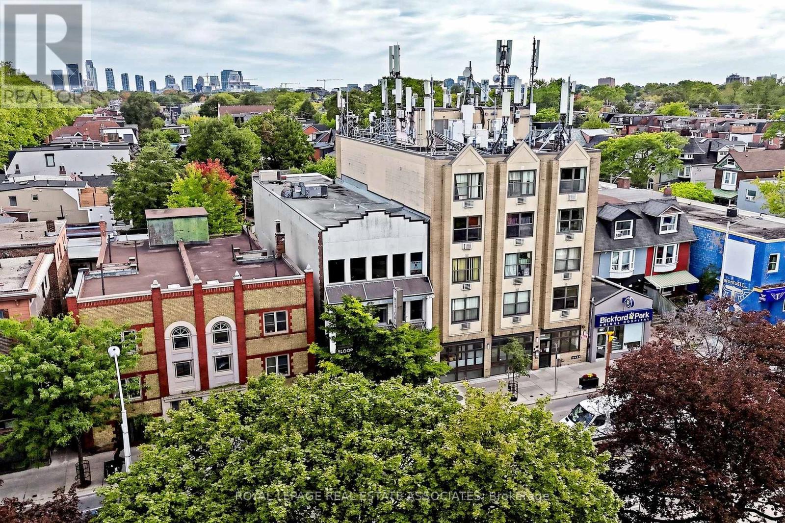 799 Bloor Street W, Toronto, Ontario  M6G 1L8 - Photo 2 - C13857652