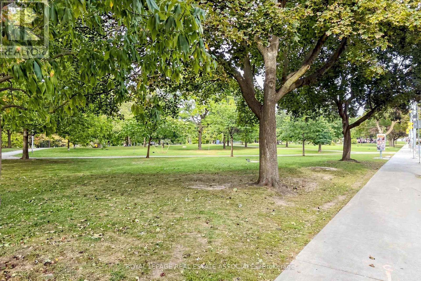 799 Bloor Street W, Toronto, Ontario  M6G 1L8 - Photo 29 - C13857652
