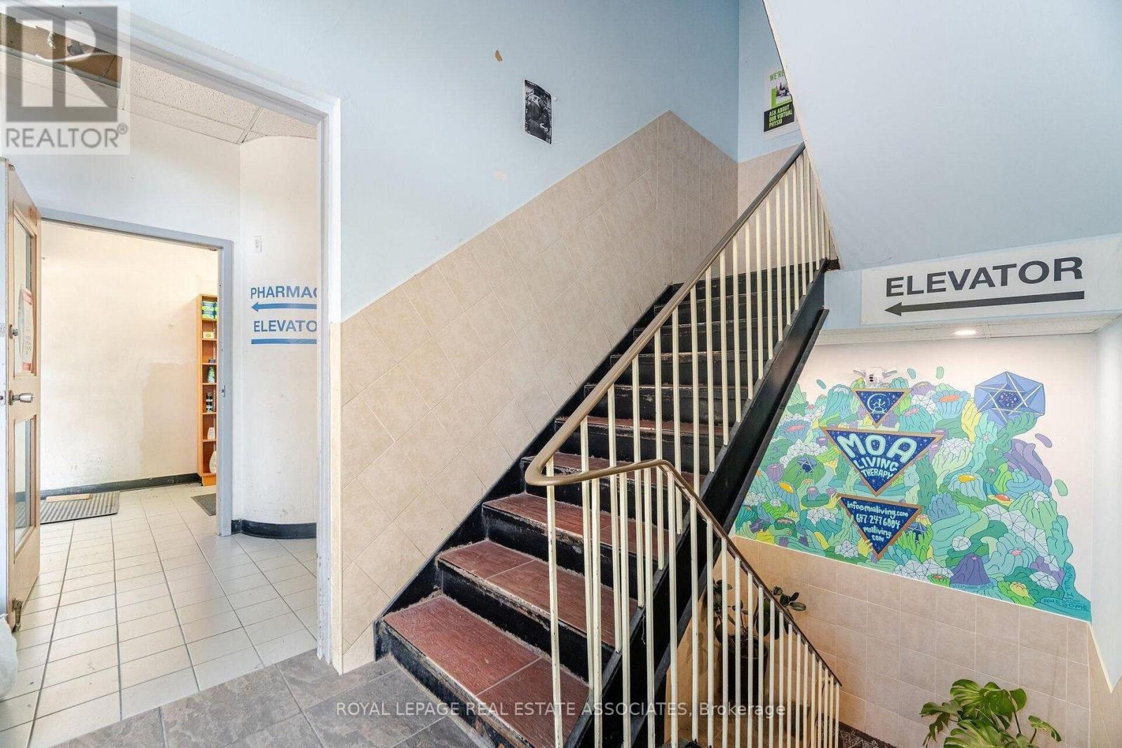 799 Bloor Street W, Toronto, Ontario  M6G 1L8 - Photo 7 - C13857652