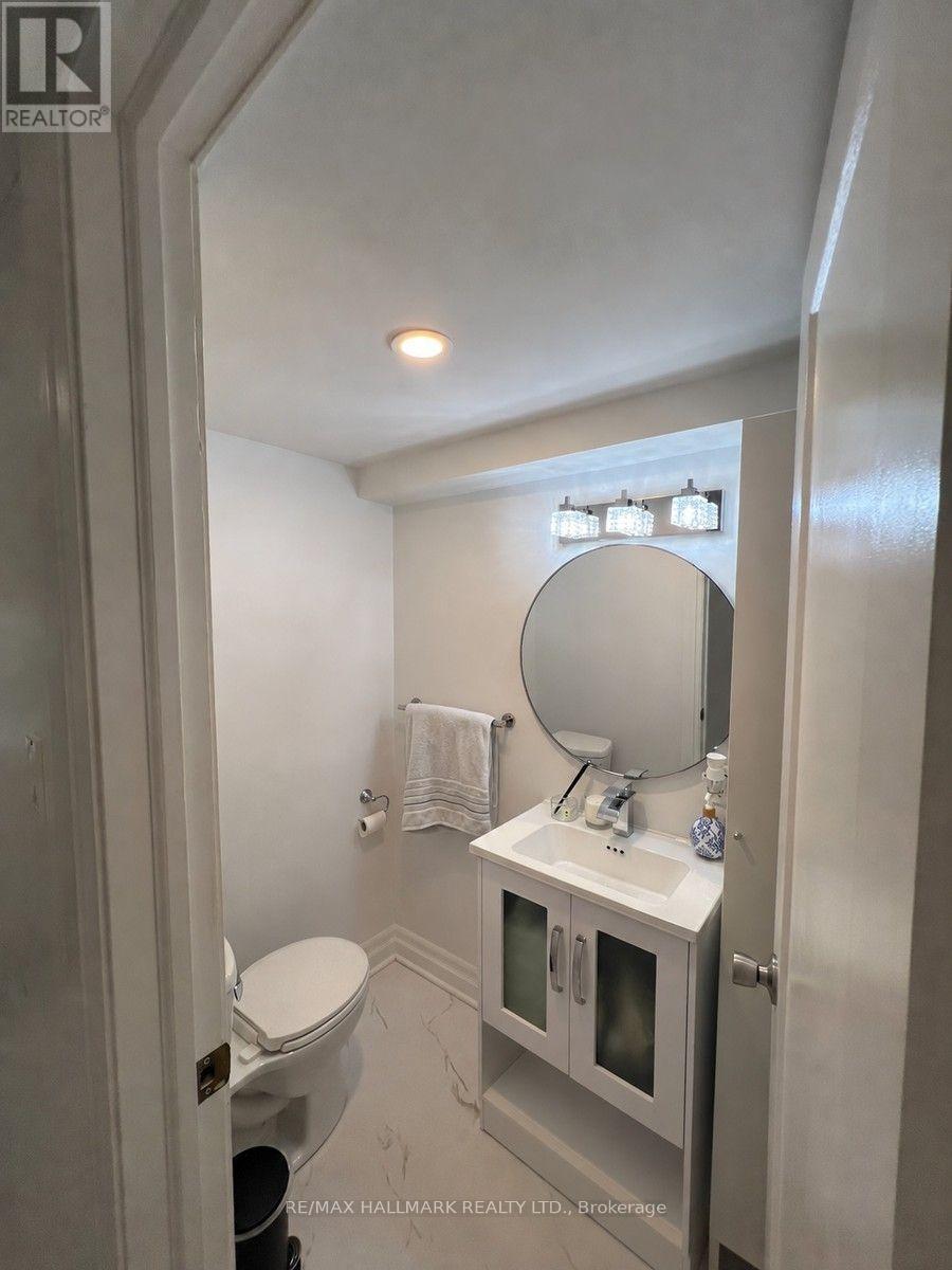 36 Fergus Avenue N, Richmond Hill, Ontario  L4E 3B7 - Photo 8 - N13857618