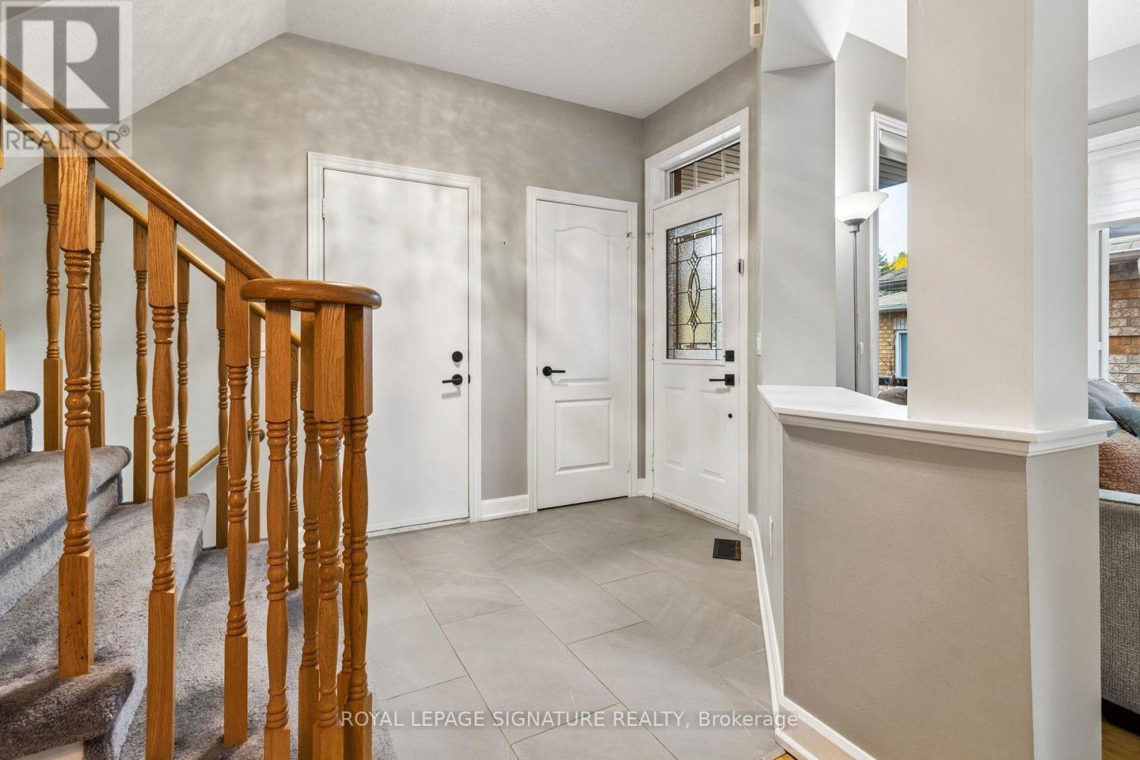 19 Ballymore Drive, Aurora, Ontario  L4G 7E6 - Photo 5 - N13857654