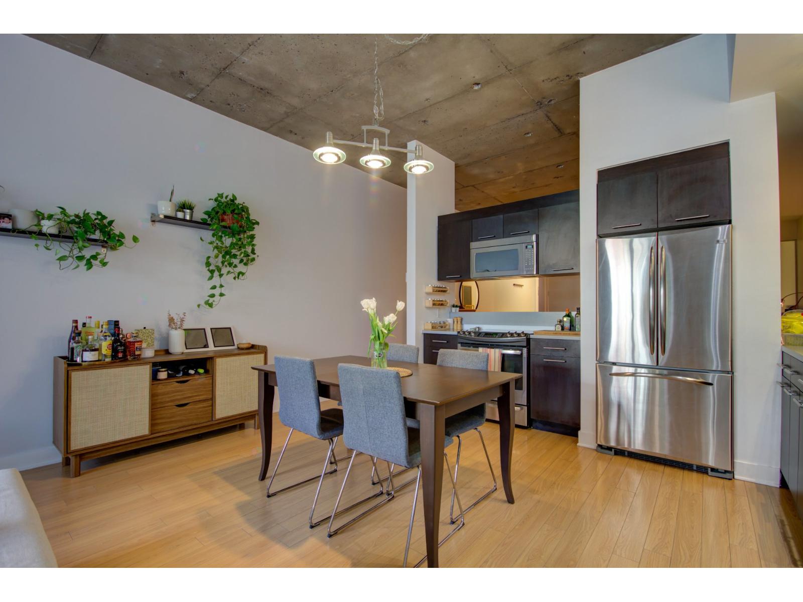 7060 Rue Hutchison|#204 Montréal (Villeray/Saint-Michel/Parc-Extension) Quebec Canada H3N2Z1 5