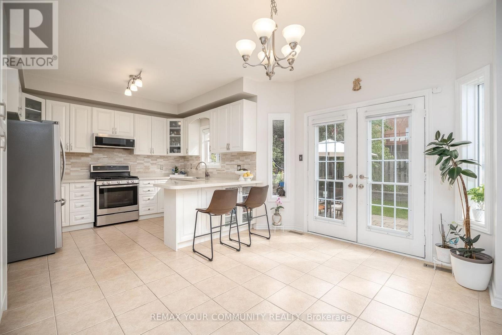 21 Silvercreek Crescent, Barrie (Ardagh), Ontario  L4N 0Z8 - Photo 15 - S13857648