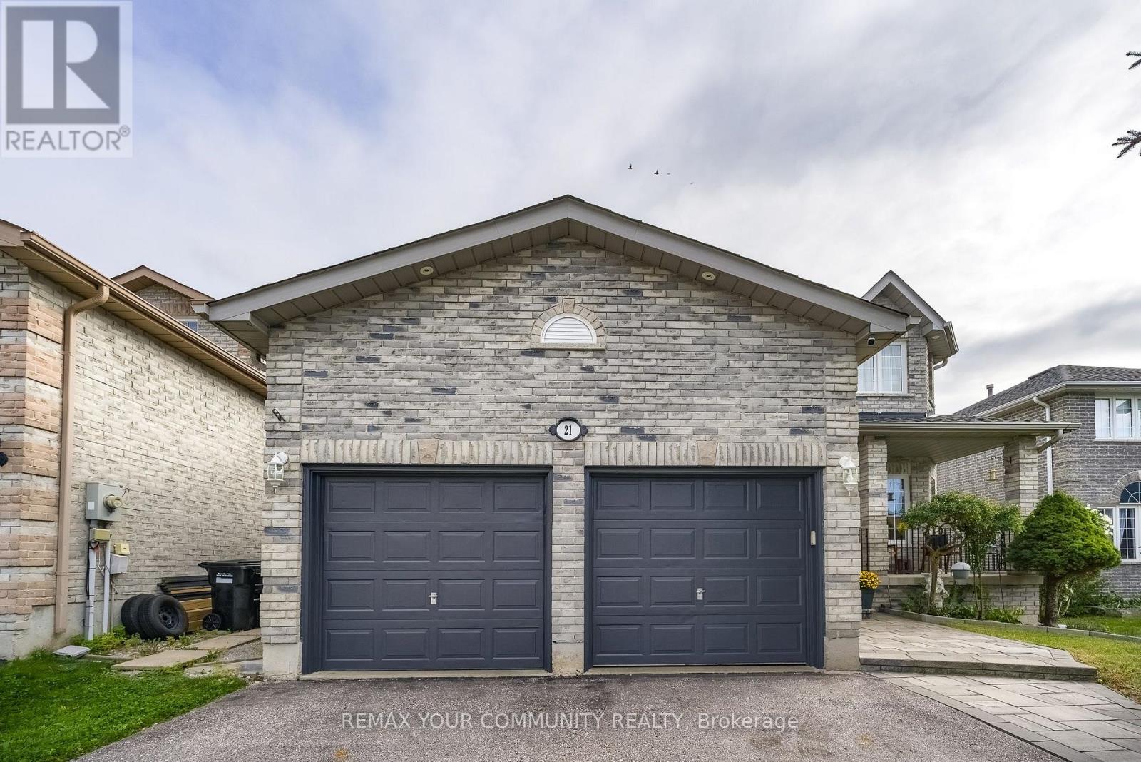 21 Silvercreek Crescent, Barrie (Ardagh), Ontario  L4N 0Z8 - Photo 2 - S13857648