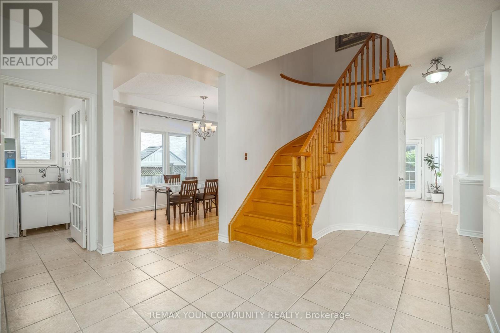 21 Silvercreek Crescent, Barrie (Ardagh), Ontario  L4N 0Z8 - Photo 9 - S13857648