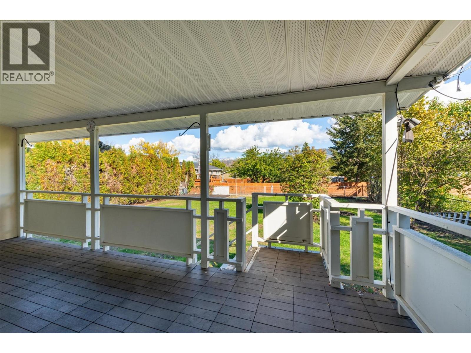 565 Dougall Road S