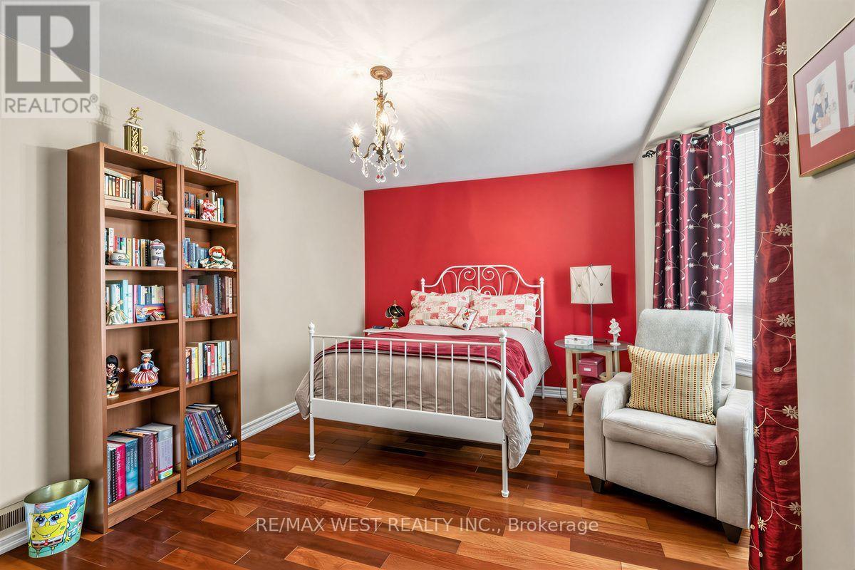 66 Bristol Avenue, Toronto, Ontario  M6H 3J9 - Photo 12 - W13857612