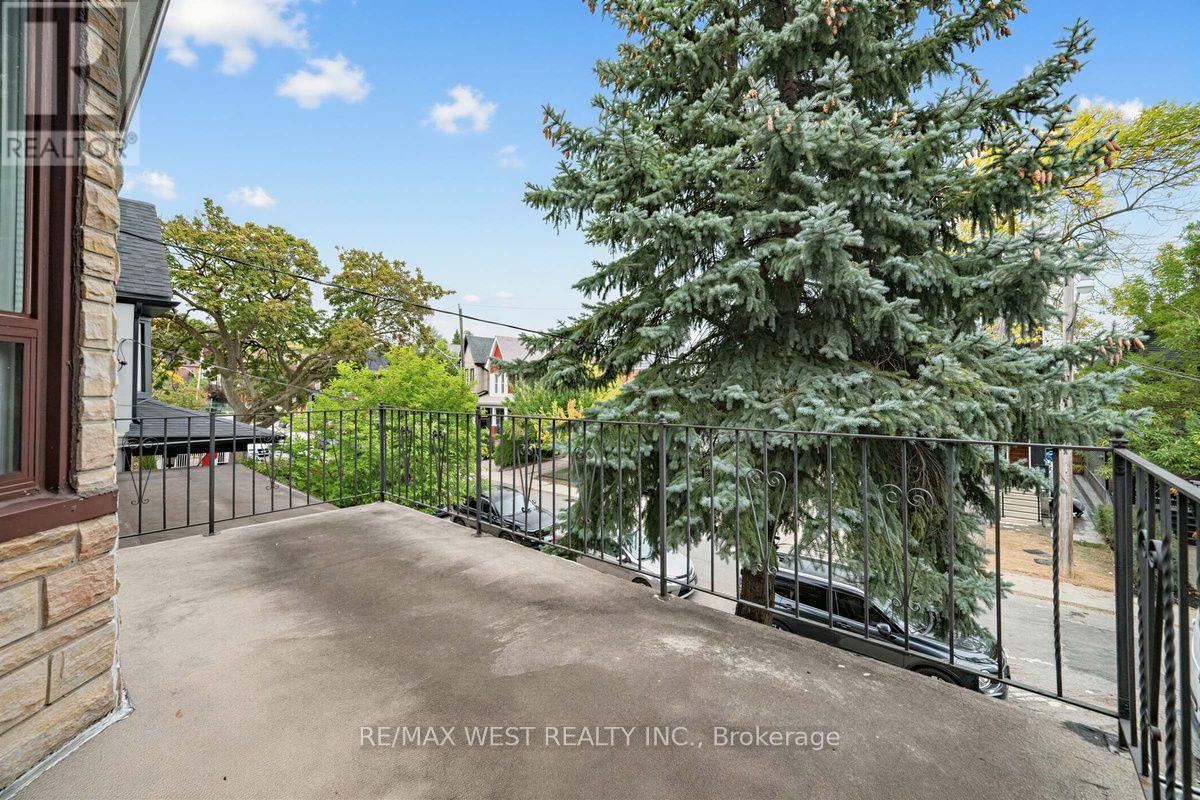 66 Bristol Avenue, Toronto, Ontario  M6H 3J9 - Photo 14 - W13857612