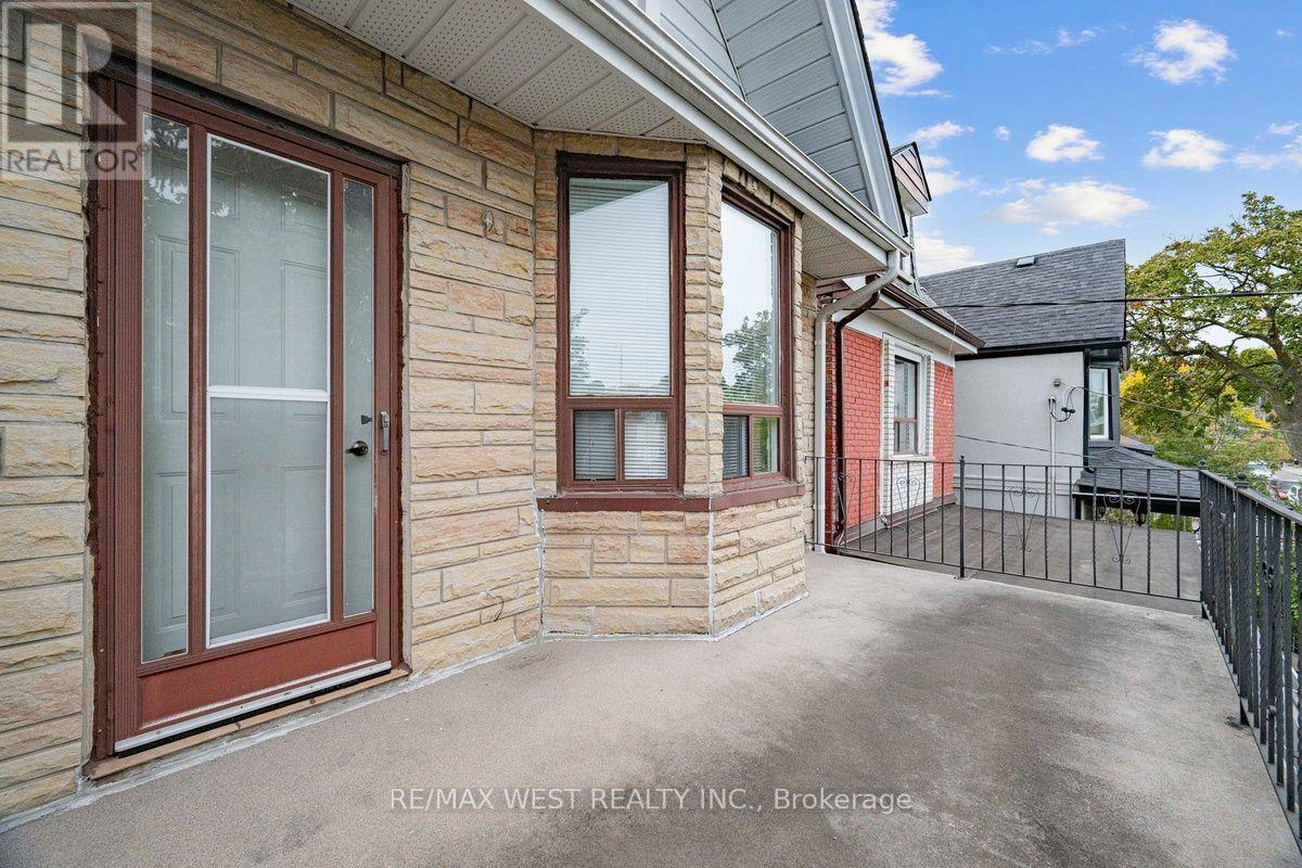 66 Bristol Avenue, Toronto, Ontario  M6H 3J9 - Photo 15 - W13857612