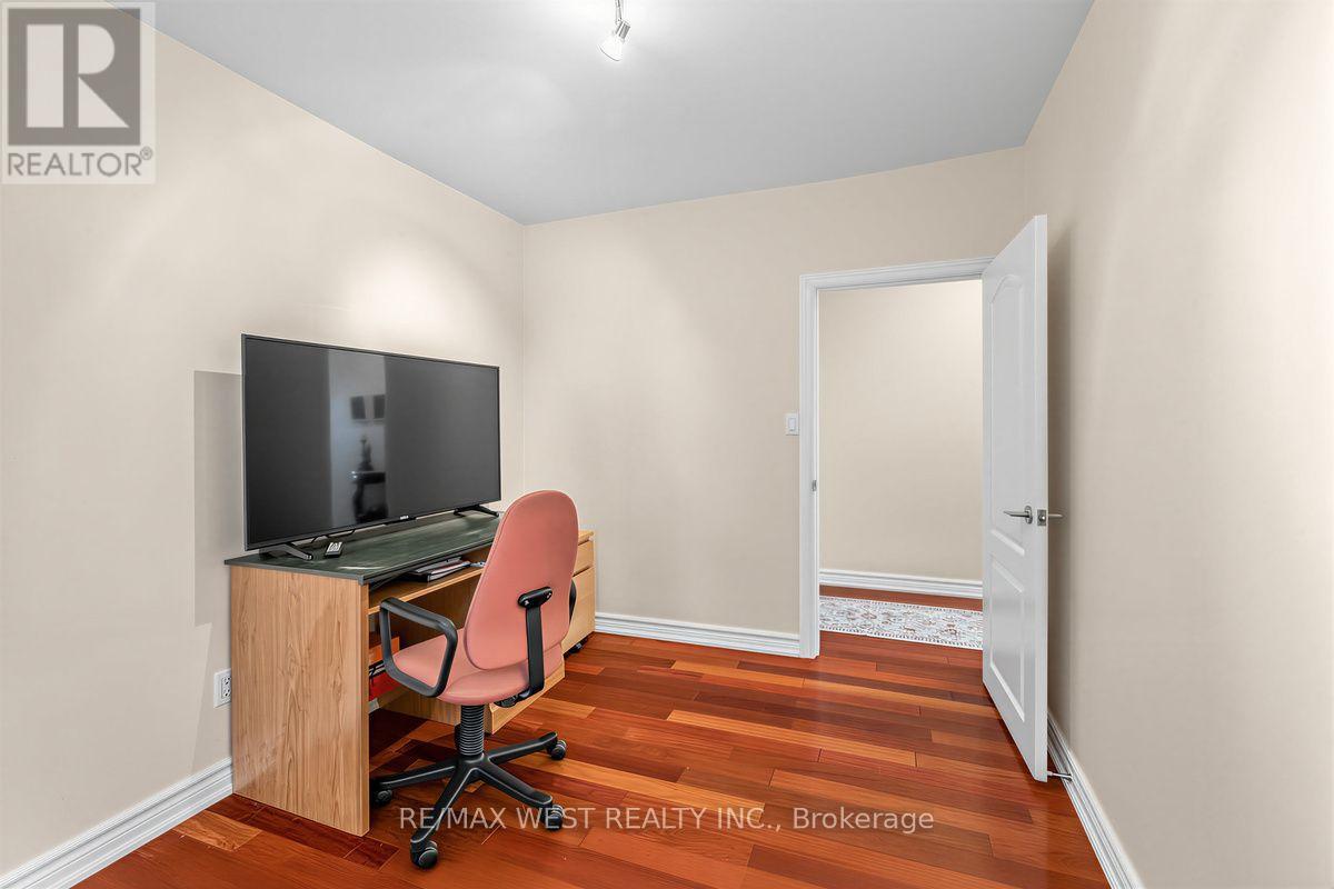 66 Bristol Avenue, Toronto, Ontario  M6H 3J9 - Photo 17 - W13857612