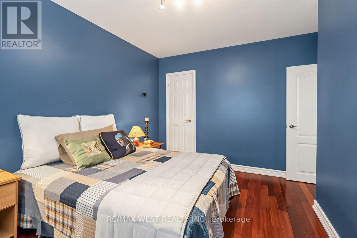 66 Bristol Avenue, Toronto, Ontario  M6H 3J9 - Photo 19 - W13857612