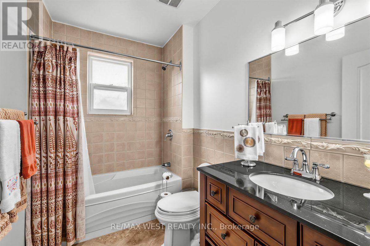 66 Bristol Avenue, Toronto, Ontario  M6H 3J9 - Photo 20 - W13857612