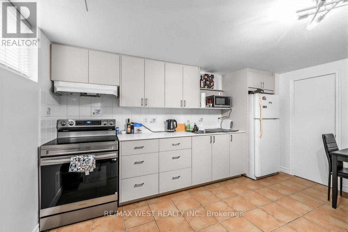 66 Bristol Avenue, Toronto, Ontario  M6H 3J9 - Photo 24 - W13857612