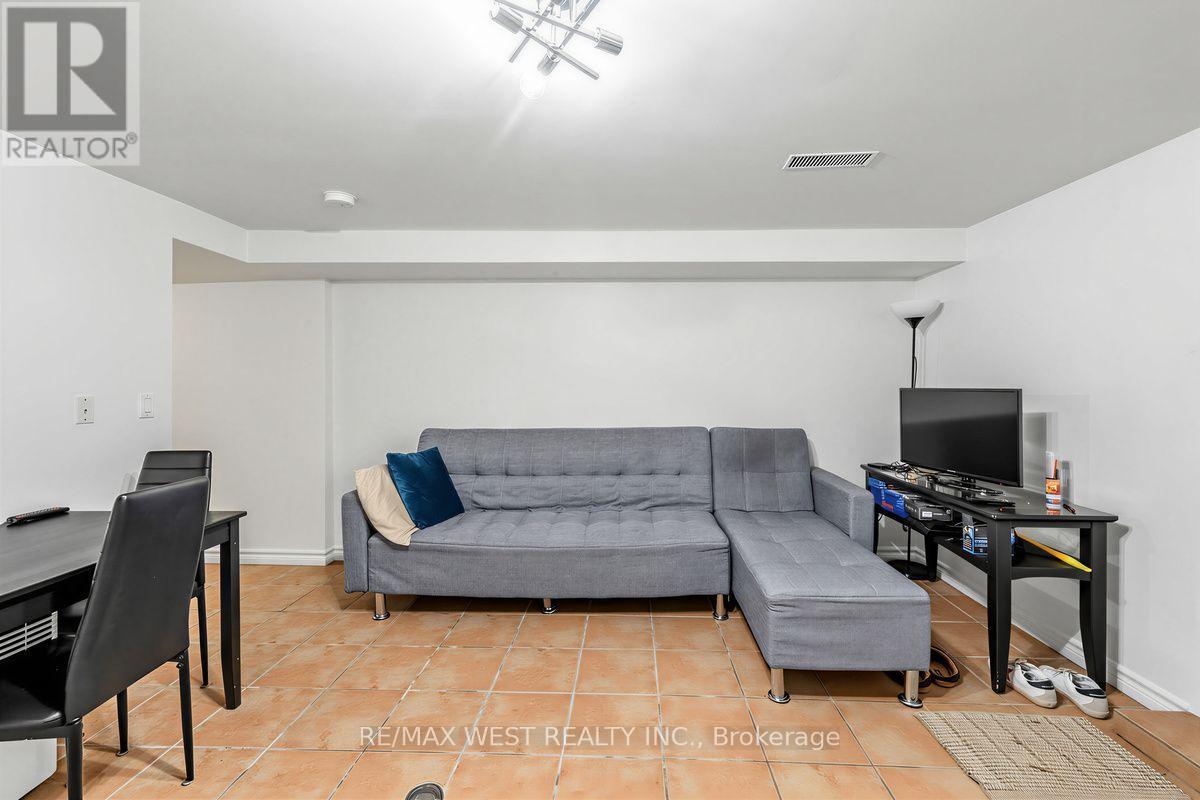 66 Bristol Avenue, Toronto, Ontario  M6H 3J9 - Photo 25 - W13857612