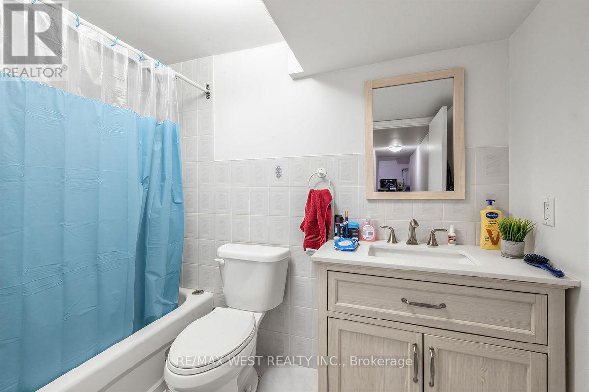 66 Bristol Avenue, Toronto, Ontario  M6H 3J9 - Photo 29 - W13857612