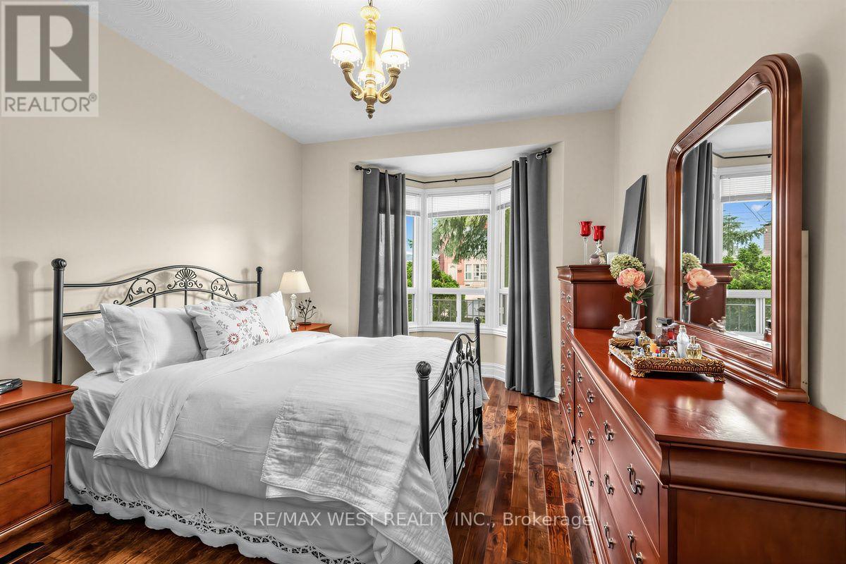 66 Bristol Avenue, Toronto, Ontario  M6H 3J9 - Photo 4 - W13857612