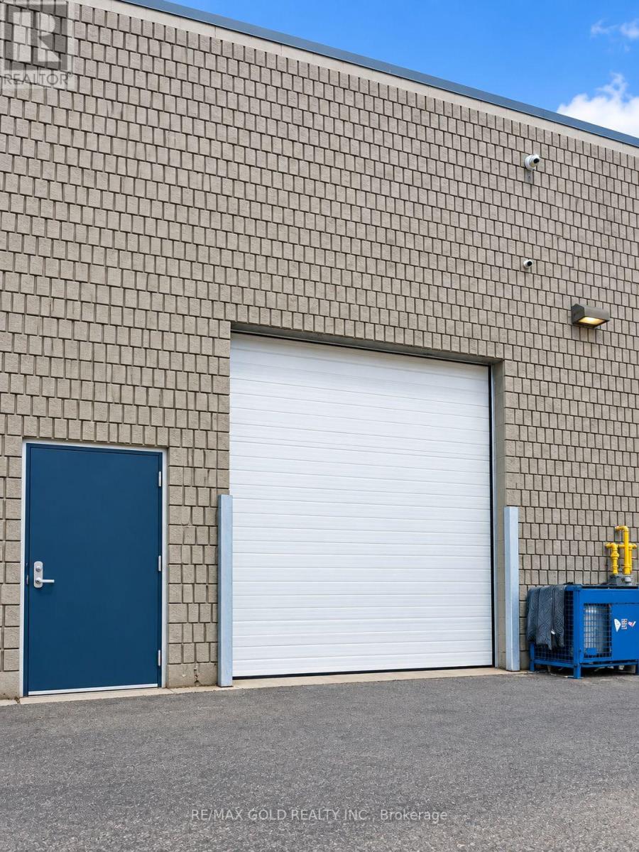 37 - 2155 STEELES AVENUE W, Brampton, Ontario