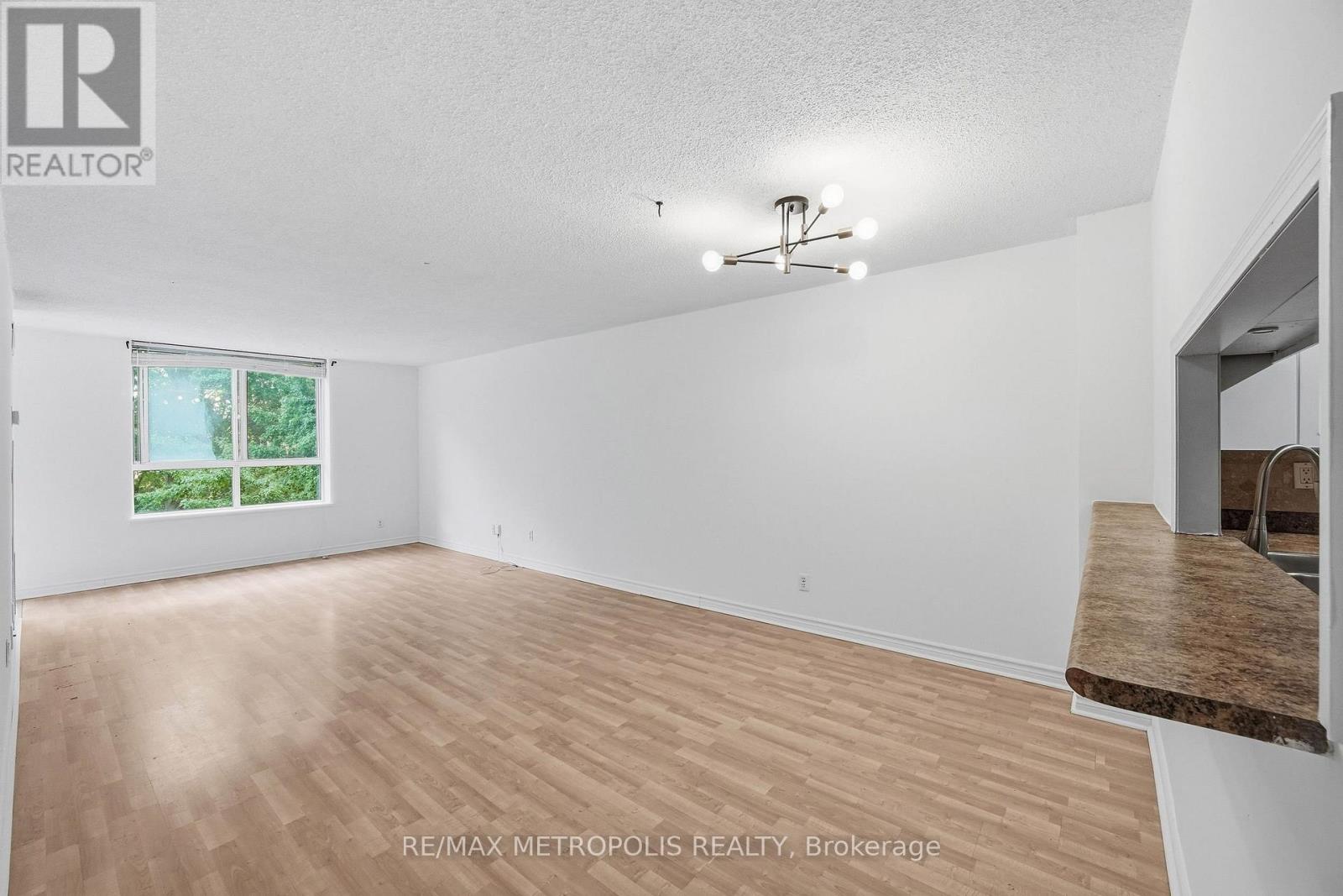 409 - 1485 Lakeshore Road E, Mississauga, Ontario  L5E 3G2 - Photo 4 - W13857674