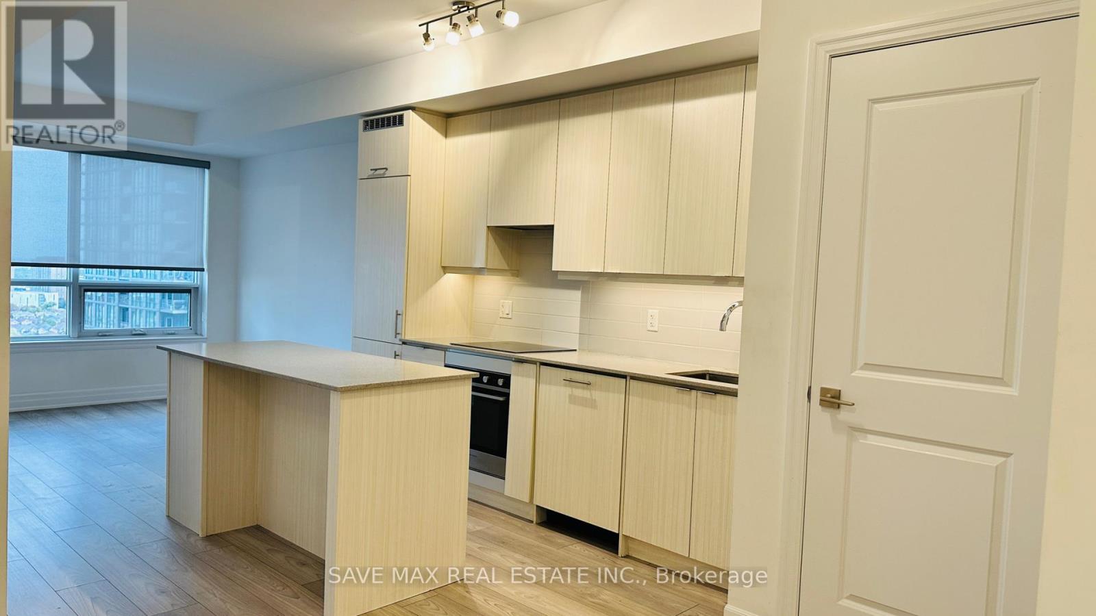 1905 - 36 Elm Drive W, Mississauga, Ontario  L5B 0N3 - Photo 2 - W13857676