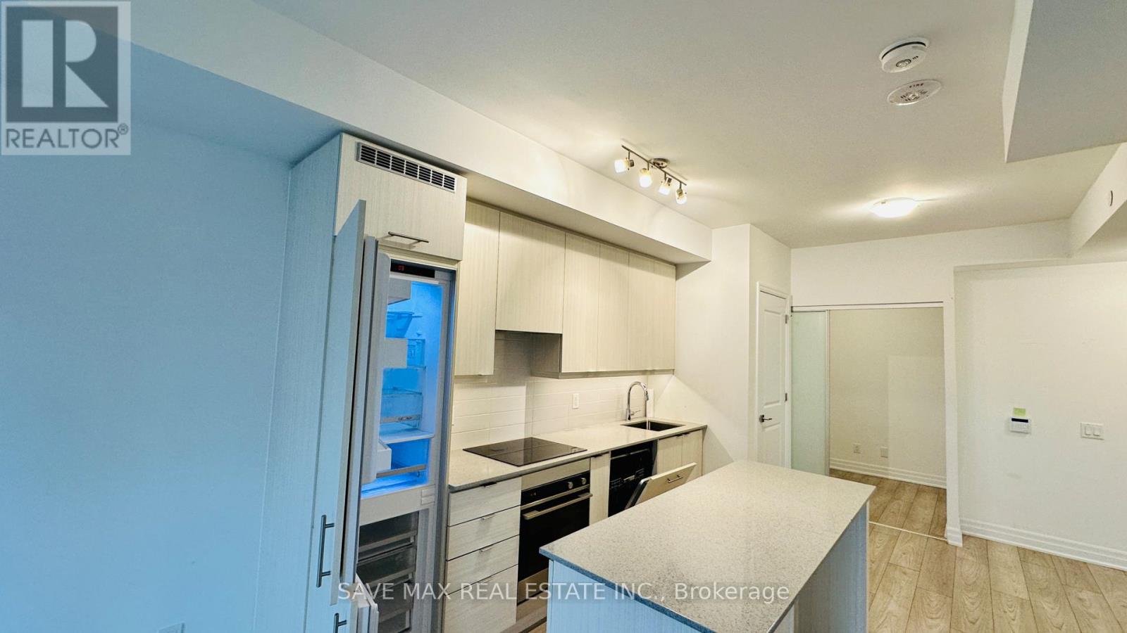 1905 - 36 Elm Drive W, Mississauga, Ontario  L5B 0N3 - Photo 5 - W13857676