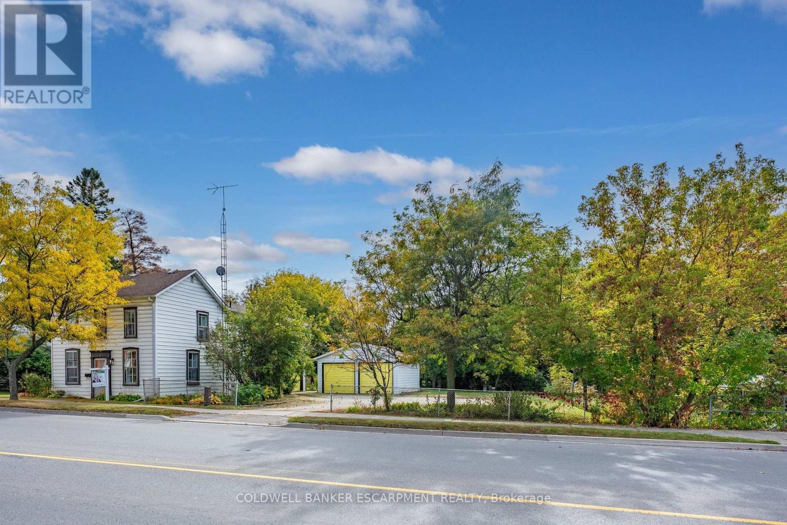 76 MAIN STREET N, Halton Hills, Ontario
