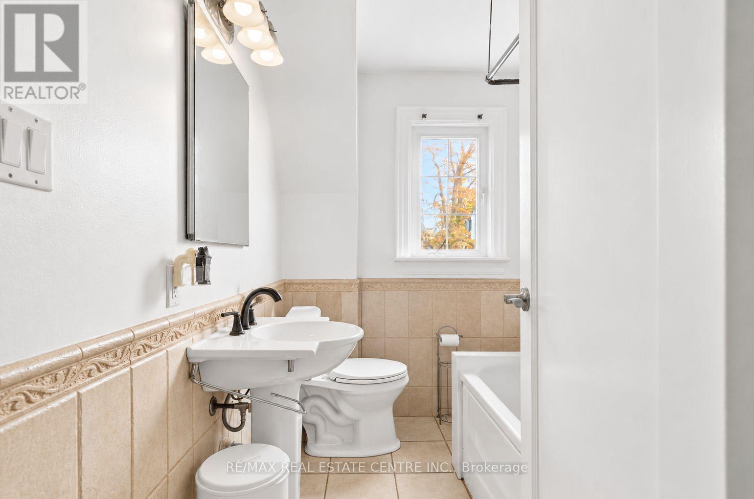 70 Jackson Avenue, Kitchener, Ontario  N2H 3P1 - Photo 12 - X13857614