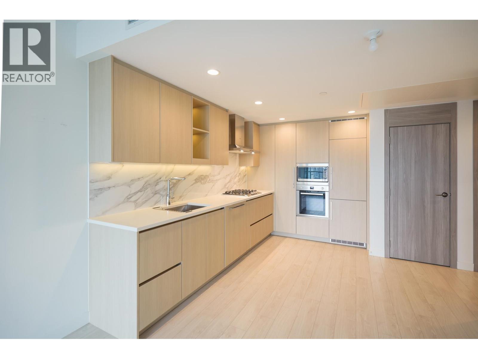 1210 4880 LOUGHEED HIGHWAY