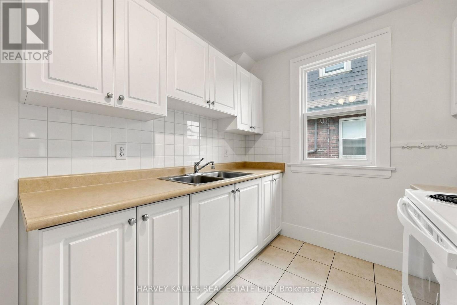 South 2nd - 163 Highbourne Road, Toronto, Ontario  M5P 2J8 - Photo 19 - C13857746