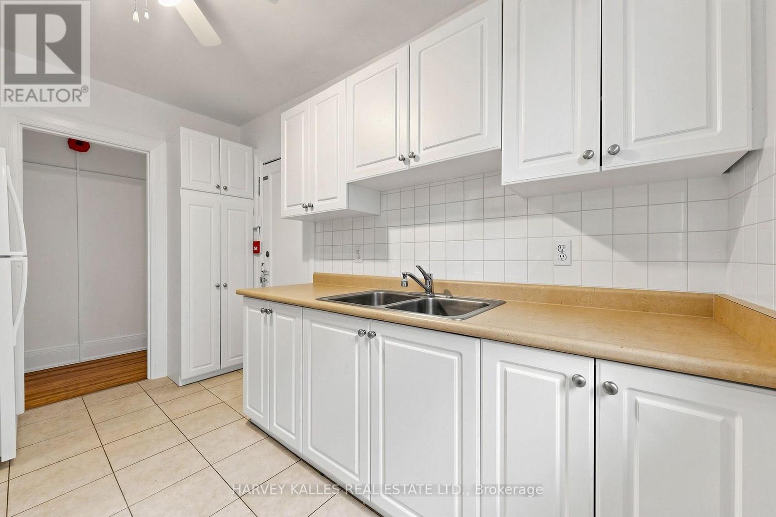 South 2nd - 163 Highbourne Road, Toronto, Ontario  M5P 2J8 - Photo 21 - C13857746