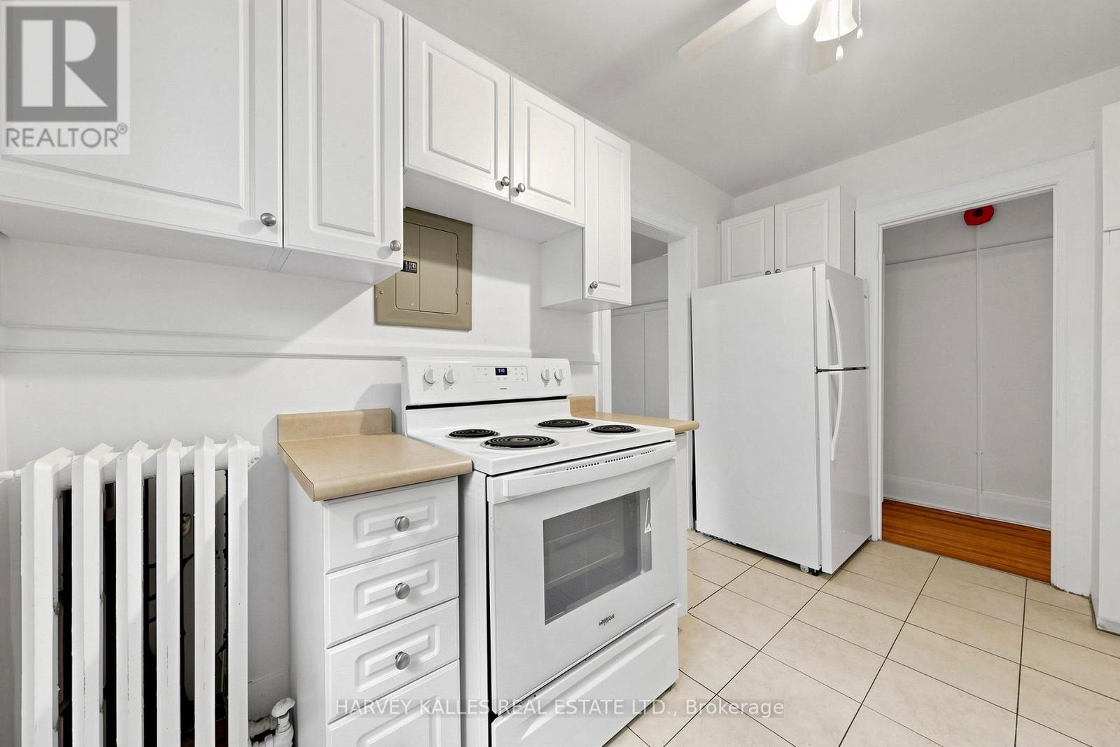 South 2nd - 163 Highbourne Road, Toronto, Ontario  M5P 2J8 - Photo 22 - C13857746