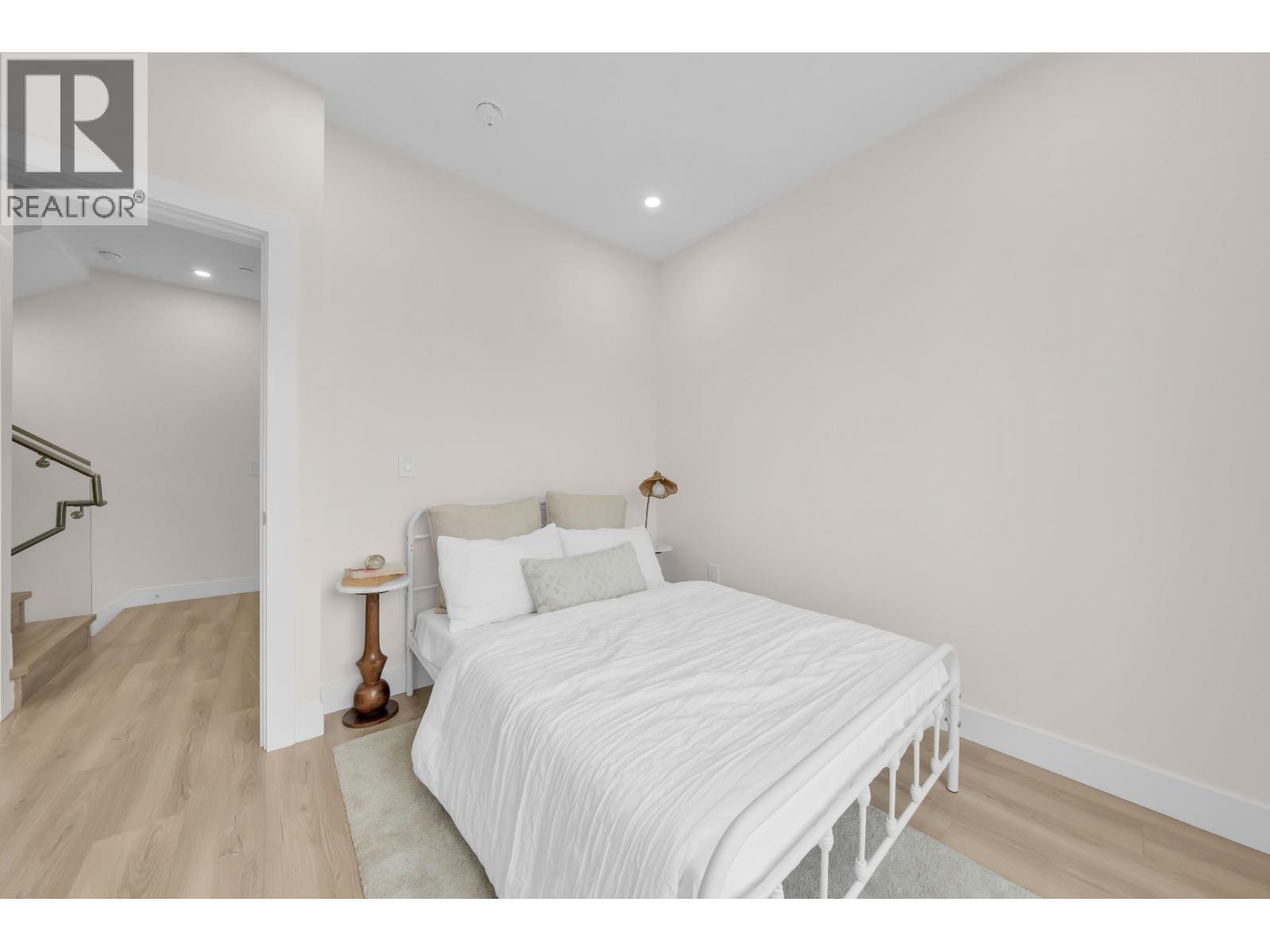 1 3581 HAIDA DRIVE