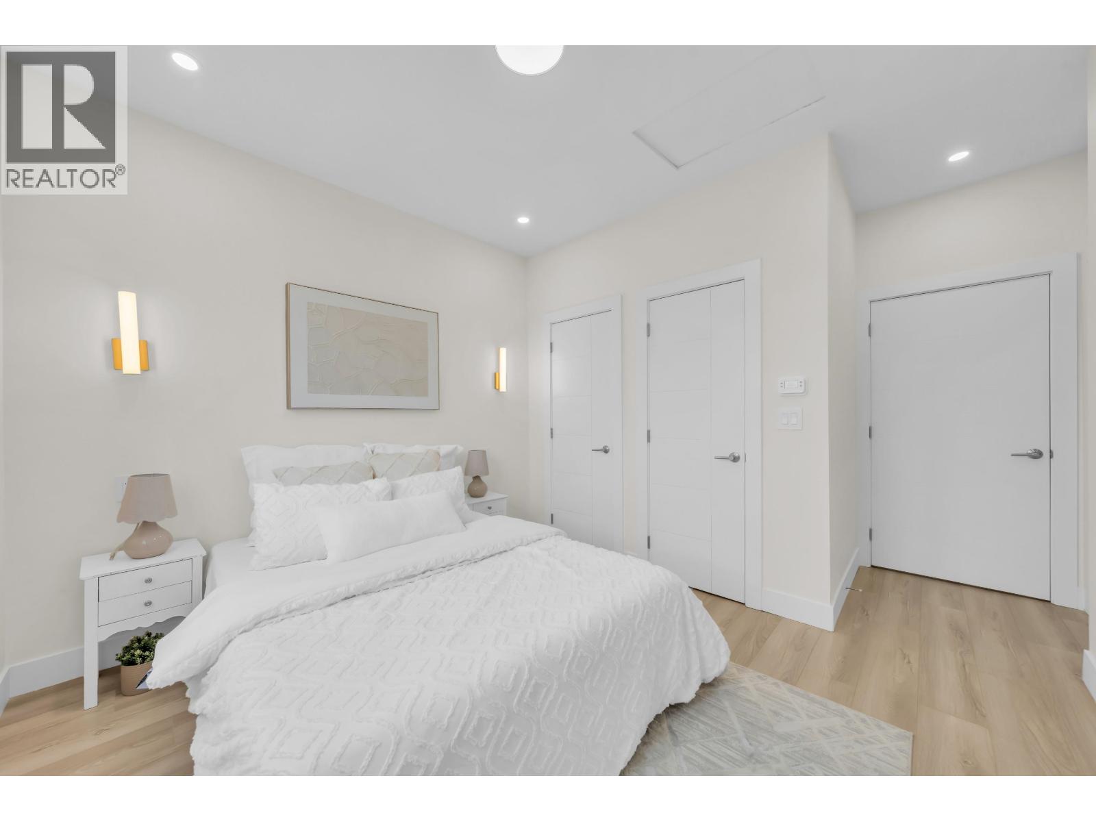 1 3581 HAIDA DRIVE