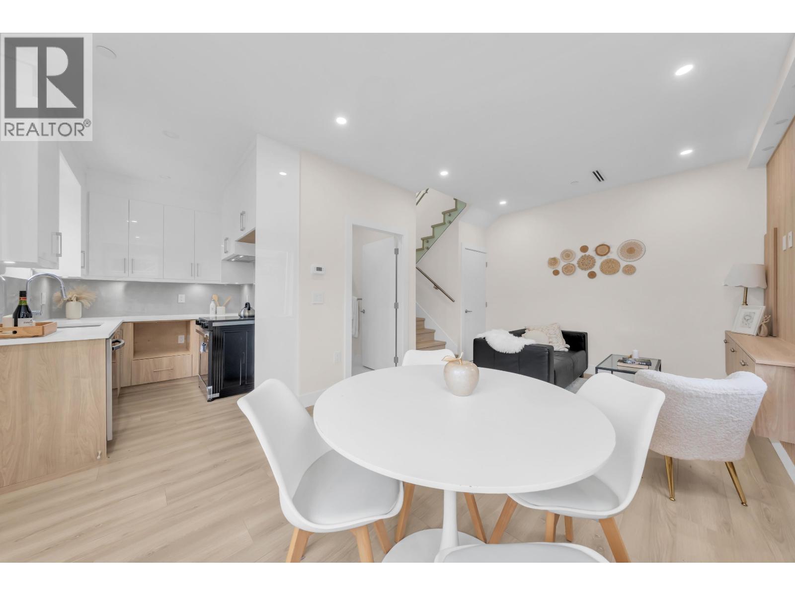 1 3581 HAIDA DRIVE