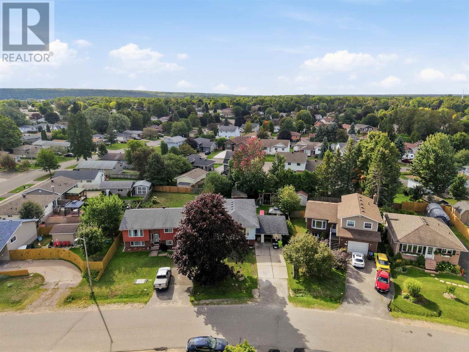 15 Sutton Pl, Sault Ste. Marie, Ontario  P6A 6A8 - Photo 36 - SM262511